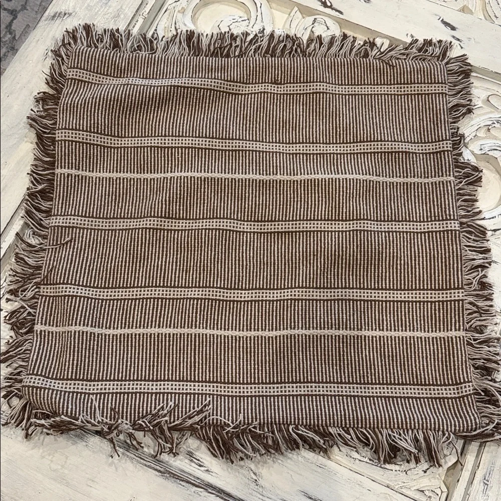 Dash & Albert Bunny Williams Pillow Sham 22’x 22’ 100% Cotton Woven fringe zip
